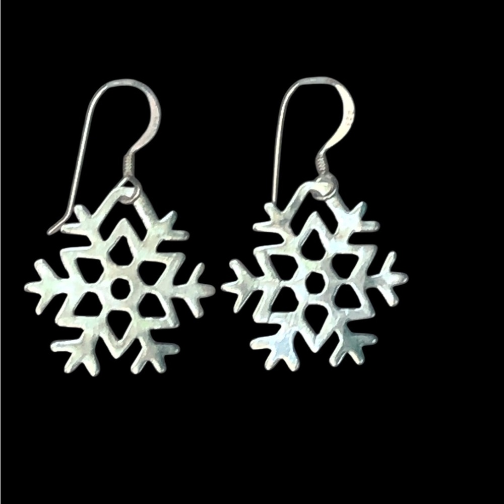 Vintage 925 Sterling Silver Snowflake Dangling earrings.